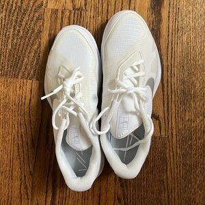 BRAND NEW VAPOR X PROS WHITE (Sold out in Nike)